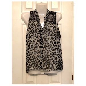 Grey cheeta print top with lace accent